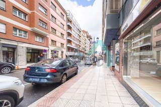 Local comercial en alquiler en Campo San Francisco - Plaza de América en Oviedo