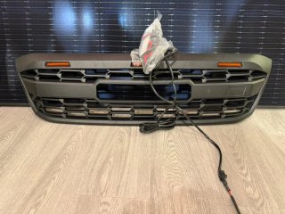 Parrilla Delantera con Luces LED