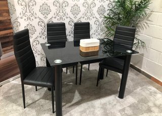 Mesa Comedor Cristal Negra 110cm + 4 Sillas