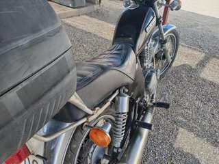 Suzuki 250 Naked Negra