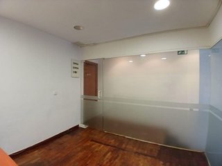 Local comercial en alquiler en Sants-Badal en Barcelona