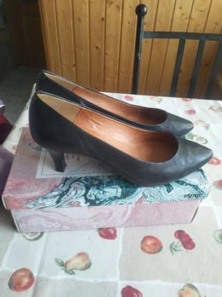 Zapatos de tacón Gloria Jaen negros