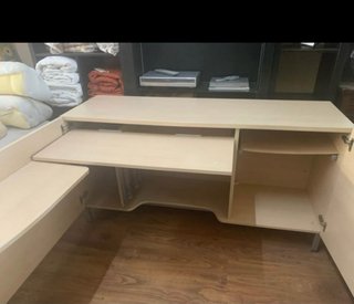 Mueble de salón con escritorio extraíble