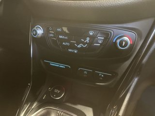 Ford B-MAX Titanium (2014)