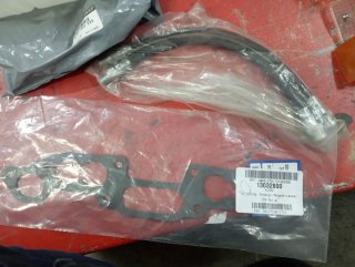 Piezas nuevas de Renault 8.