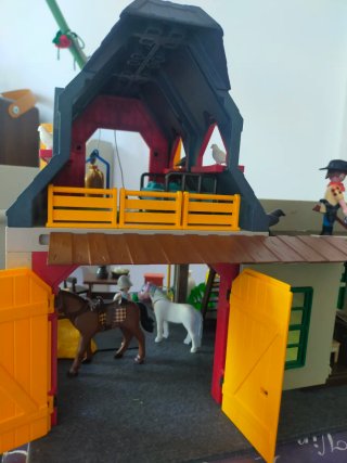 Lote Playmobil tematica Western edificios, figuras