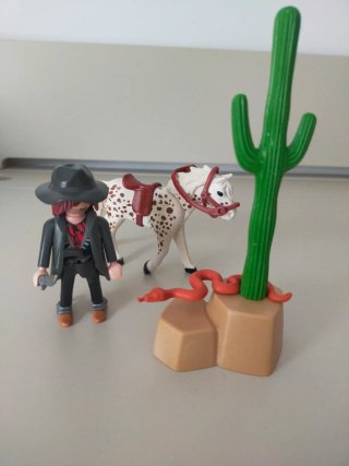 Lote Playmobil tematica Western edificios, figuras