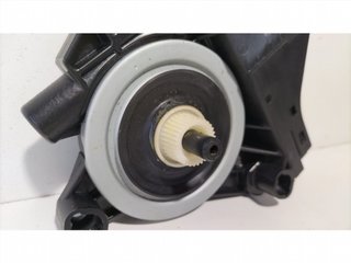MOTOR ELEVALUNAS DELANTERO IZQUIERDO 966268102 77