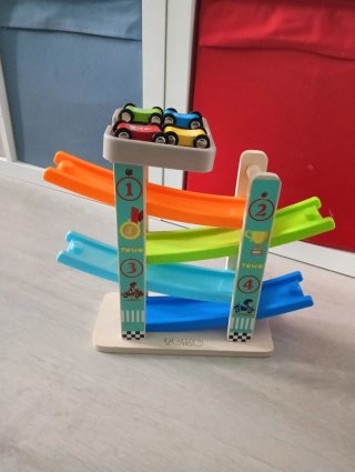 Pista de coches de madera