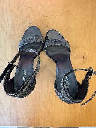 Zapatos de fiesta plateados