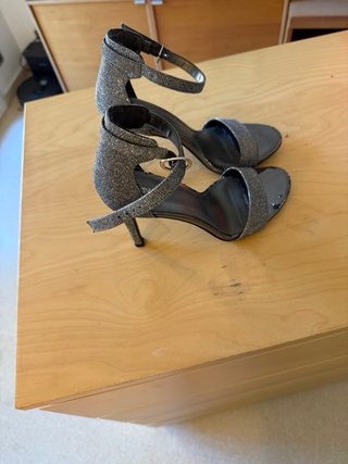 Zapatos de fiesta plateados