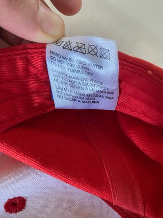 Cappellino Adidas Rosso con sfumatura