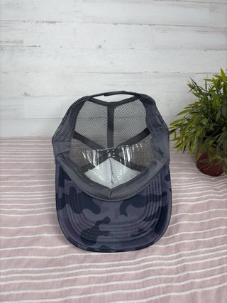 Gorra Trucker Seesonss Camuflaje Gris Negra Y2K