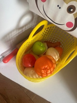 Cocinita KidKraft con cosas incluidas
