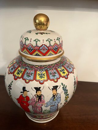 Jarrón de cerámica decorado