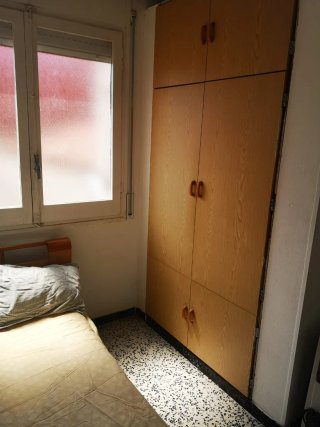 Se alquila habitación