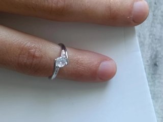 Anello regolabile con zircone