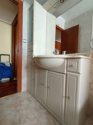 Mueble de baño madera y mármol