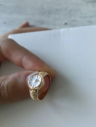Anello regolabile a forma di orologio