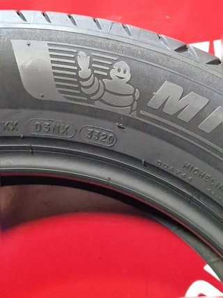 [R. 1892] - 215 60 17 96H MICHELIN