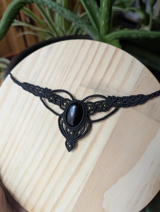 Collar macramé negro con piedra