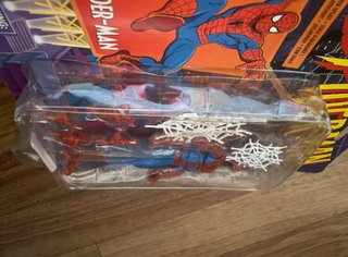 Marvel Legends Spider-Man retro con Telaraña