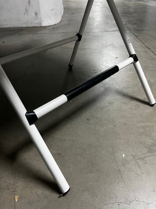 Mesa de dibujo plegable blanca