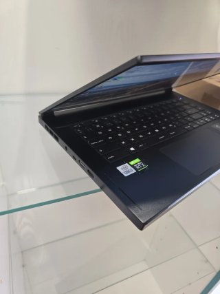 Portatile da gioco MSI GS66 Stealth 10UE