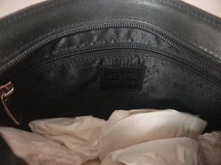 Bolso negro piel marca ACOSTA  diseñado para AZARO