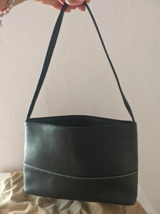 Bolso negro piel marca ACOSTA  diseñado para AZARO