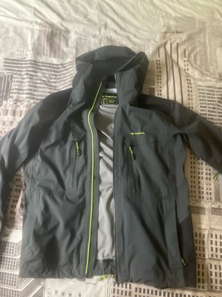 Chaqueta impermeable tipo goretex 3 capas