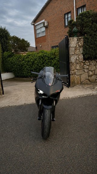 Ducati Panigale V2 Negra