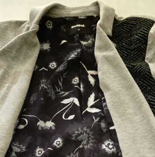 Chaqueta de punto marca Desigual T.40