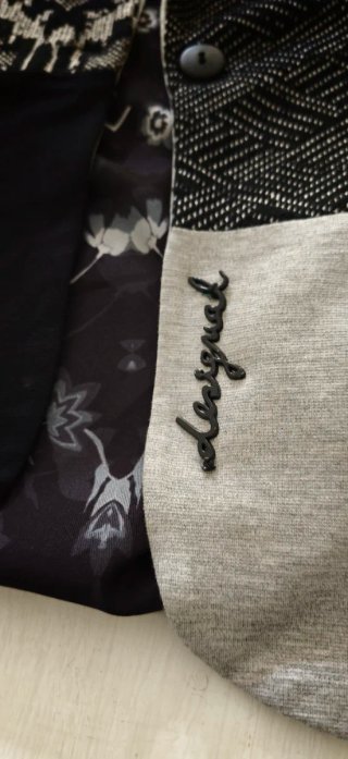 Chaqueta de punto marca Desigual T.40