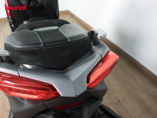 YAMAHA X-MAX 125