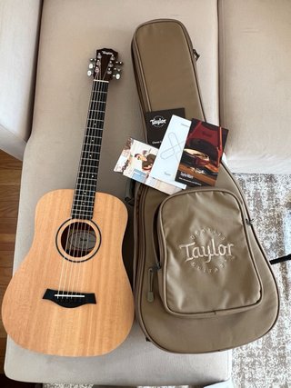 Guitarra Acústica Baby Taylor