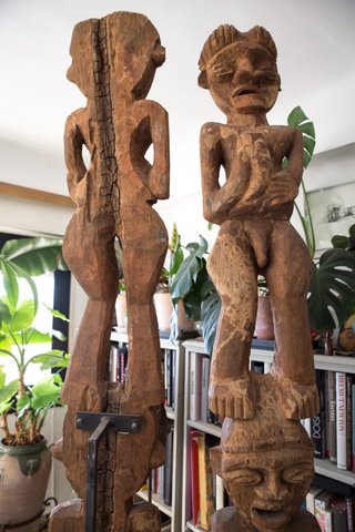 Pareja de antiguos soportes estructurales Bamun.
