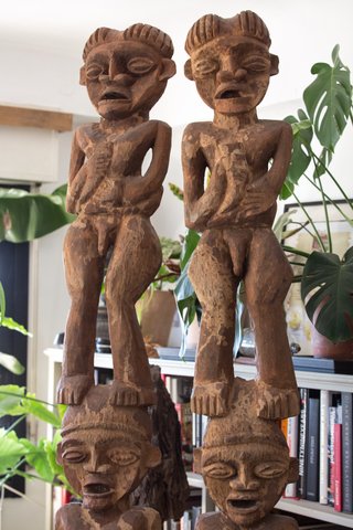 Pareja de antiguos soportes estructurales Bamun.