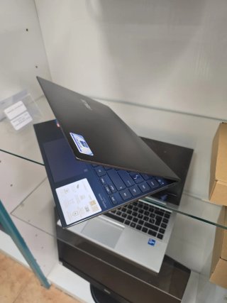 Asus Zenbook 14 UX425EA