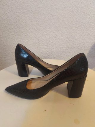 Zapatos de tacón Zara negros talla 39