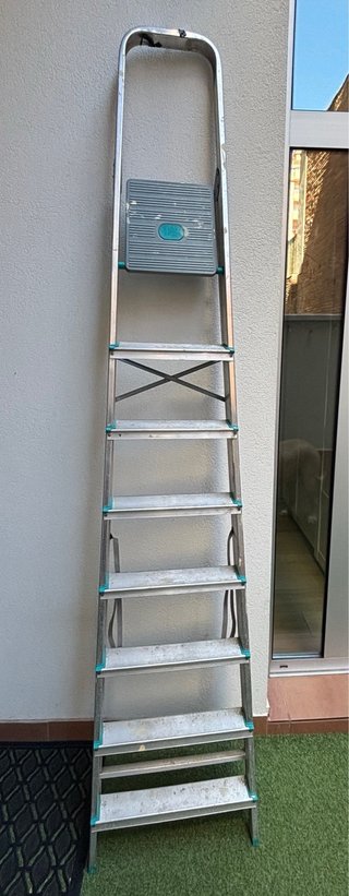 Escalera 8 peldaños aluminio