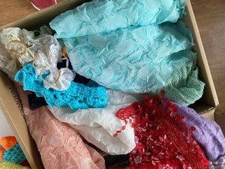 Caja variada de crochet