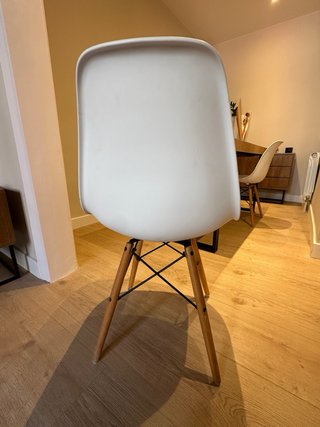 4 Sillas Eames Blancas Patas Madera