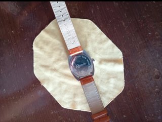 Orologio vintage Reporter. Orologio ovale da polso
