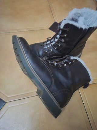 Botas de cuero marrón con forro