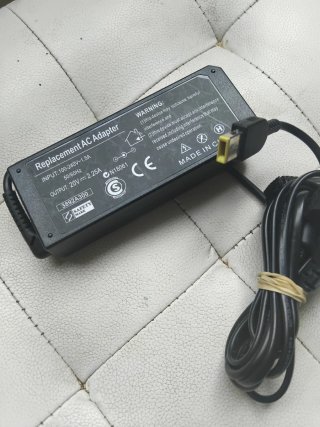 Cargador Lenovo 20V
