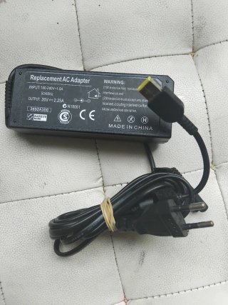 Cargador Lenovo 20V