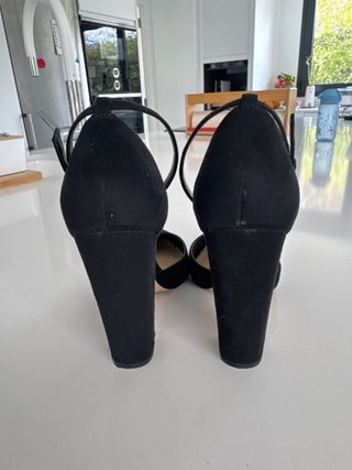 Zapatos salón Aldo ante negro talla 37