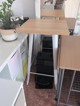 Mesa alta cuadrada madera y metal