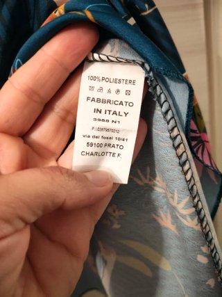 Abitino floreale con gru e fiori